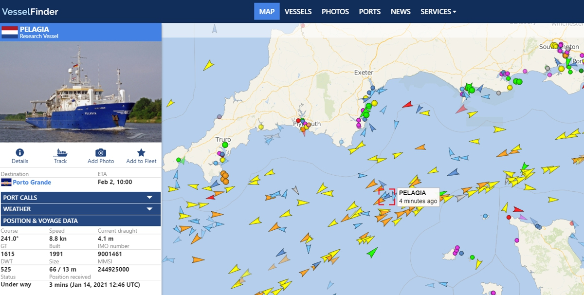 Screenshot of Vesselfinder.com where you can see the RV Pelagia being surrounded by ships in the English Channel 