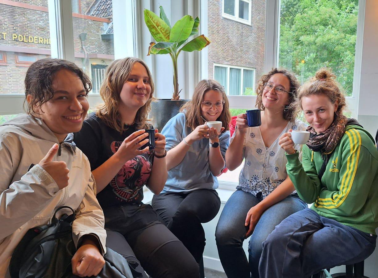 Taking a break at Café Texelse Branding in Den Burg (photo credit: Sjanne Schoone).