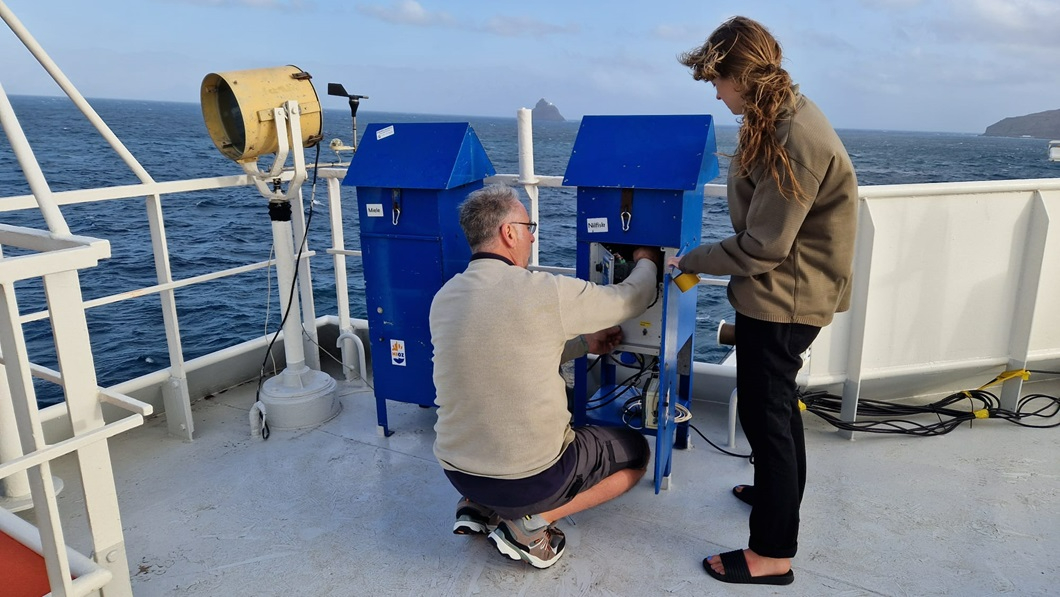 On top of the bridge of RV Pelagia dust samples are being collected during the cruise